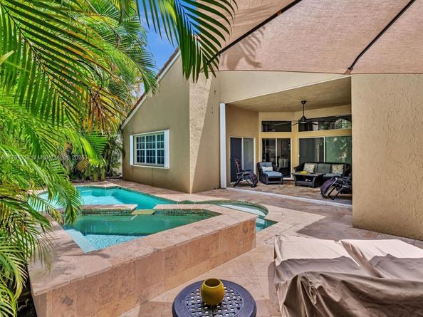 457 Cambridge Dr, Weston FL 33326