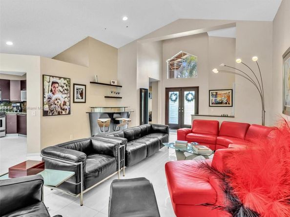 457 Cambridge Dr, Weston FL 33326