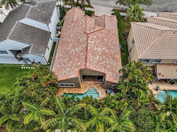 457 Cambridge Dr, Weston FL 33326