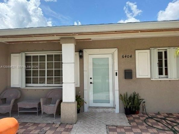 6404 Grant Ct, Hollywood FL 33024