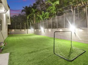 2126 NE 187th St, North Miami Beach FL 33179