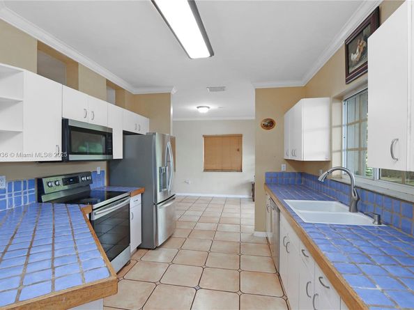 14723 SW 142nd St, Miami FL 33196