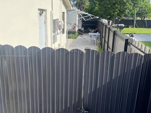 532 NW 15th St, Homestead FL 33030