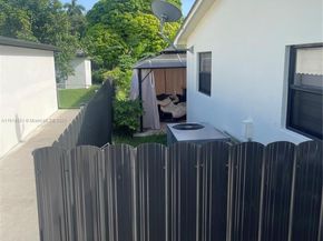 532 NW 15th St, Homestead FL 33030