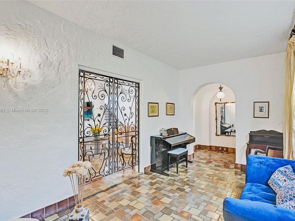 5252 La Gorce Dr, Miami Beach FL 33140