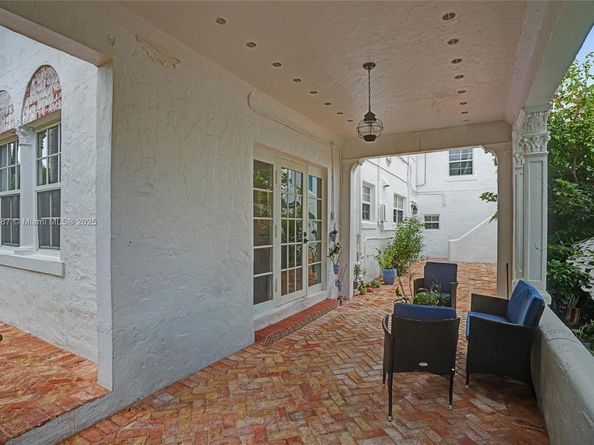 5252 La Gorce Dr, Miami Beach FL 33140