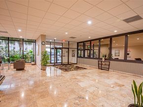 437 Golden Isles Dr 4J, Hallandale Beach FL 33009