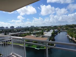 437 Golden Isles Dr 4J, Hallandale Beach FL 33009