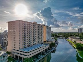 437 Golden Isles Dr 4J, Hallandale Beach FL 33009