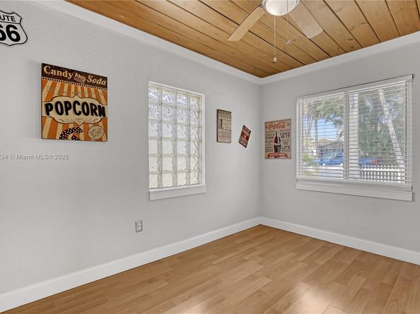 213 E 25th St, Riviera Beach FL 33404