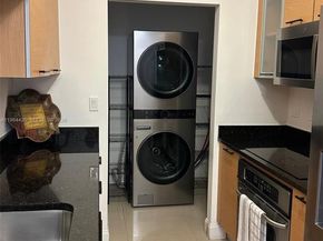 31 SE 5th St 3916, Miami FL 33131