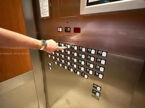 31 SE 5th St 3916, Miami FL 33131