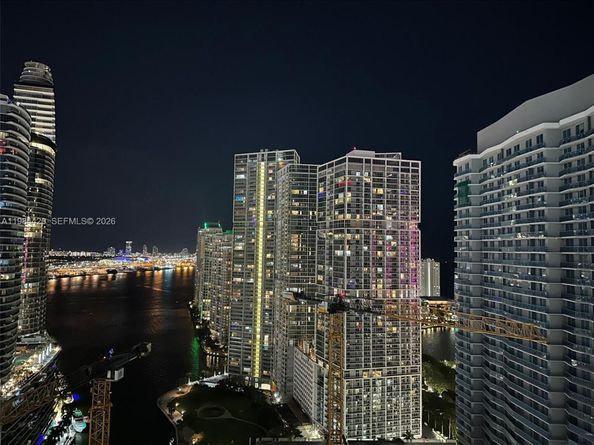 31 SE 5th St 3916, Miami FL 33131