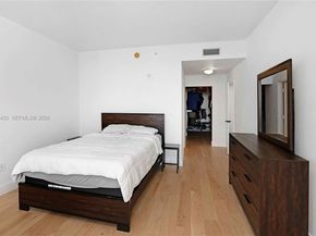 31 SE 5th St 3916, Miami FL 33131