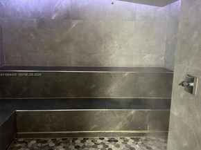 31 SE 5th St 3916, Miami FL 33131