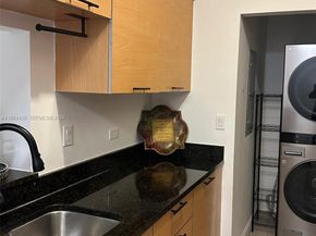 31 SE 5th St 3916, Miami FL 33131