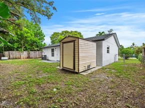 8201 SW 7th Ct, North Lauderdale FL 33068