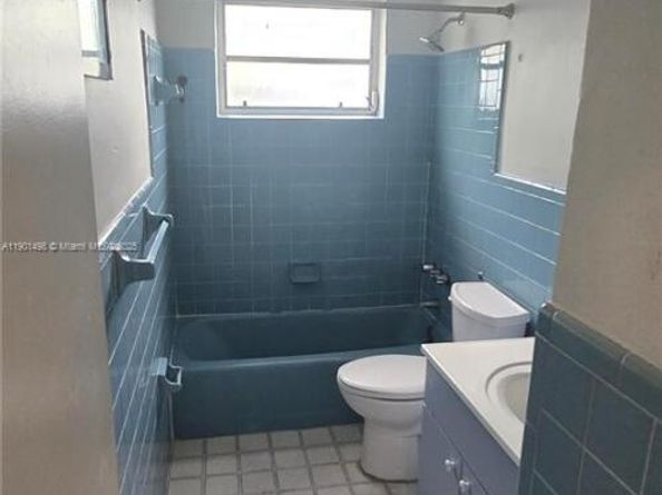 1648 NW 28th Ave, Miami FL 33125