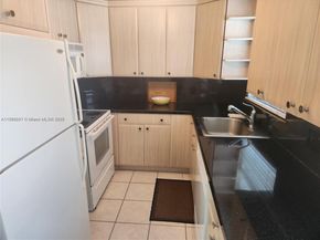 524 Tilford X 524, Deerfield Beach FL 33442