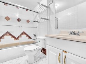 12104 SW 110th St Cir S, Miami FL 33186