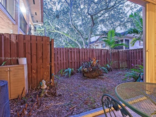 11297 SW 88th St 117M, Miami FL 33176