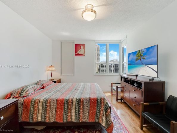 701 Brickell Key Blvd 1510, Miami FL 33131