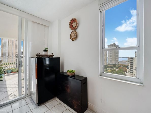 701 Brickell Key Blvd 1510, Miami FL 33131