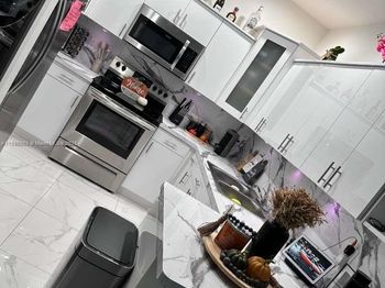 1827 NW 68th Ter