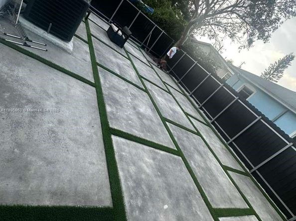 1827 NW 68th Ter, Miami FL 33147