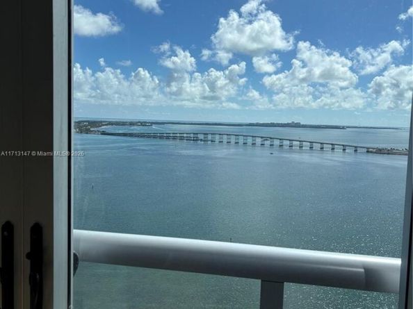 1541 Brickell Ave C2705, Miami FL 33129