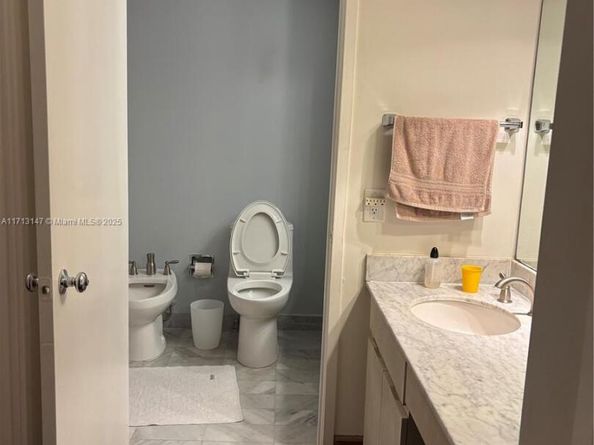 1541 Brickell Ave C2705, Miami FL 33129