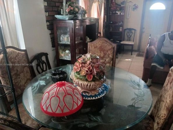 7708 SW 9th St, North Lauderdale FL 33068