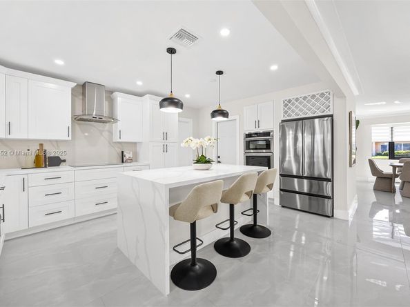 220 SW 75th Ter, Plantation FL 33317