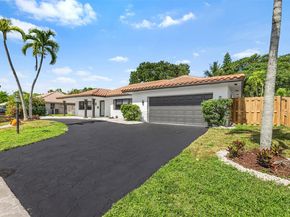 220 SW 75th Ter, Plantation FL 33317