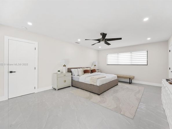 220 SW 75th Ter, Plantation FL 33317