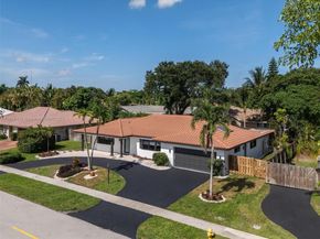 220 SW 75th Ter, Plantation FL 33317