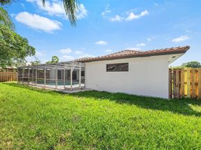 220 SW 75th Ter, Plantation FL 33317