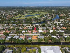 220 SW 75th Ter, Plantation FL 33317