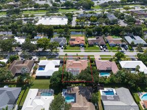 220 SW 75th Ter, Plantation FL 33317