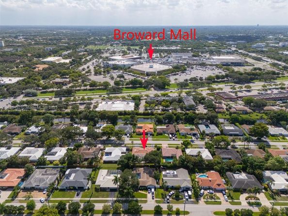 220 SW 75th Ter, Plantation FL 33317
