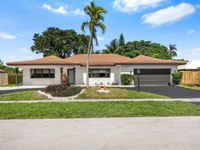 220 SW 75th Ter, Plantation FL 33317