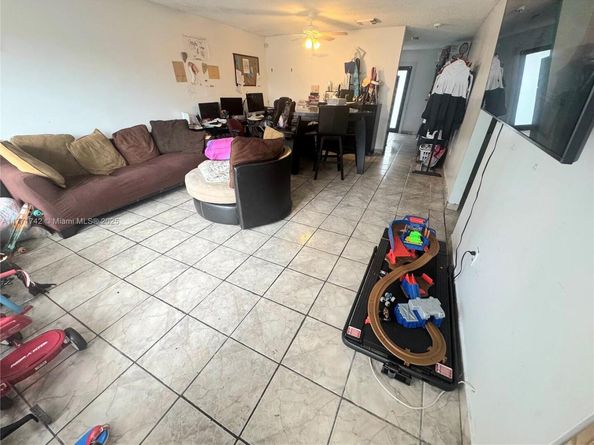 4411 NW 185th St 4411, Miami Gardens FL 33055