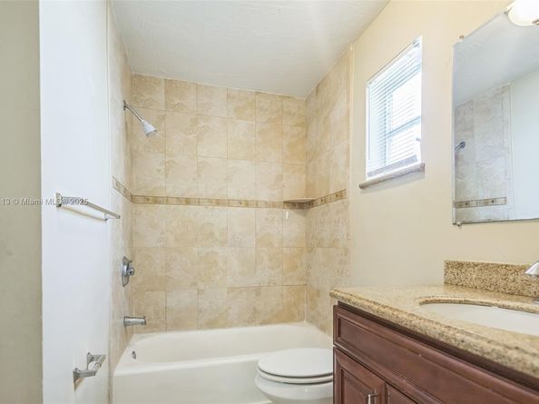 8361 NW 28th Pl, Sunrise FL 33322