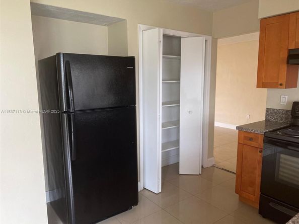 8361 NW 28th Pl, Sunrise FL 33322