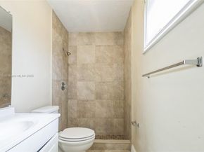8361 NW 28th Pl, Sunrise FL 33322