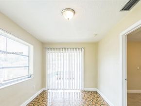 8361 NW 28th Pl, Sunrise FL 33322