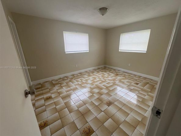 8361 NW 28th Pl, Sunrise FL 33322