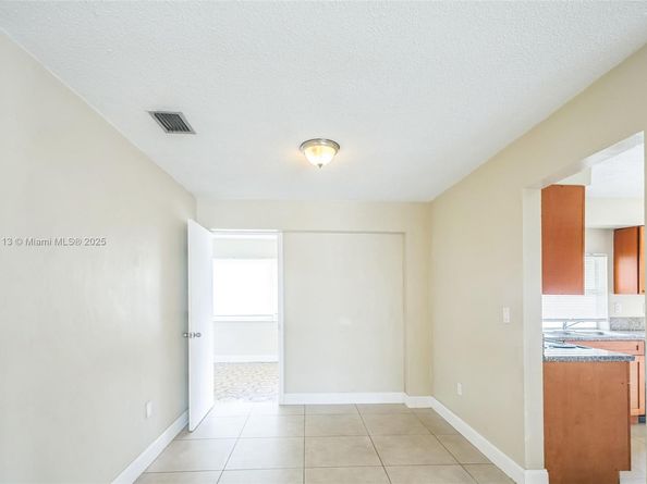 8361 NW 28th Pl, Sunrise FL 33322
