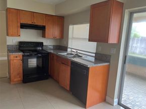 8361 NW 28th Pl, Sunrise FL 33322