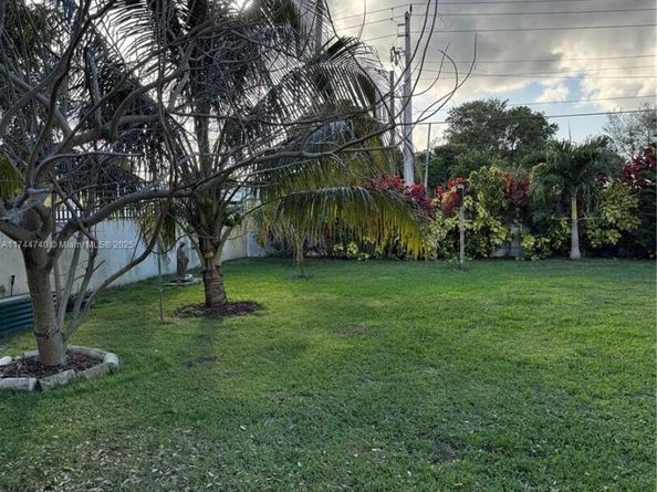 2770 NW 164th Ter, Miami Gardens FL 33054